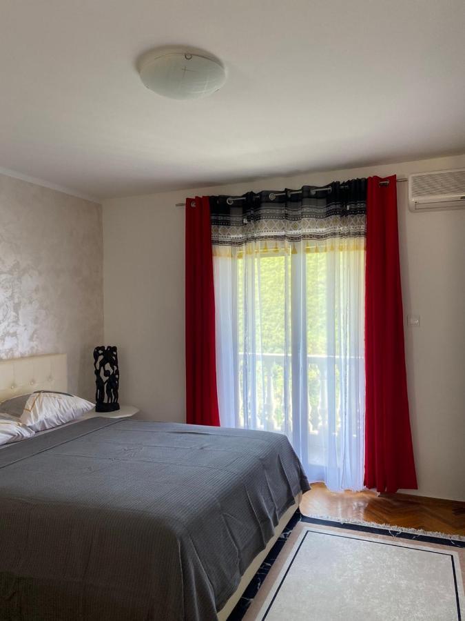 Guest House Cvoro Херцег Нови Екстериор снимка