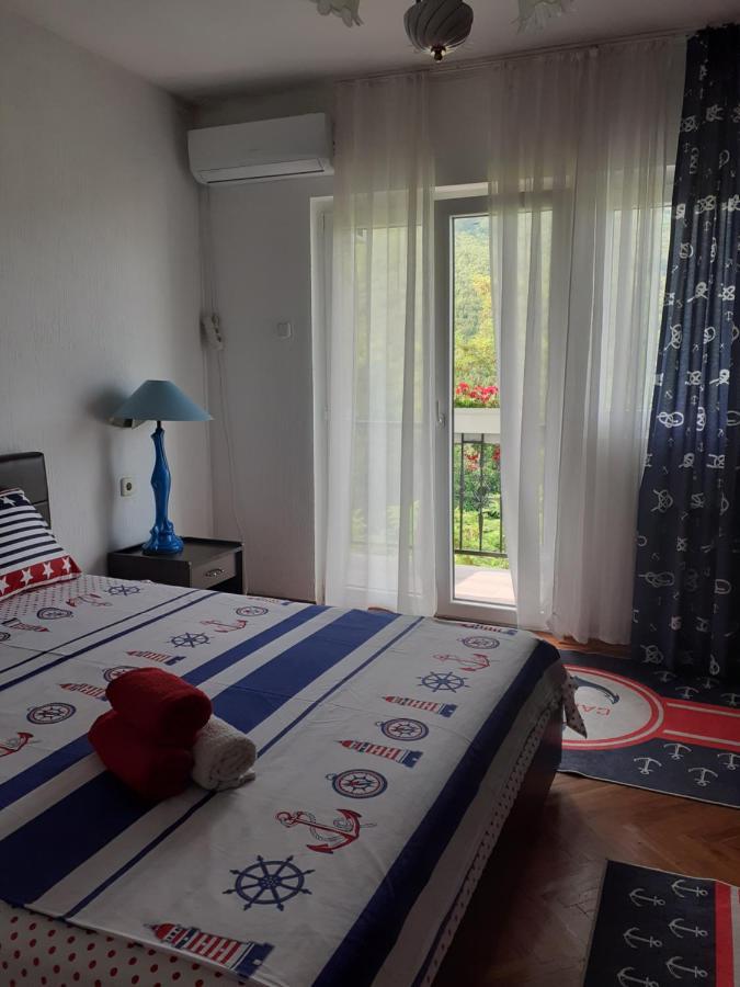 Guest House Cvoro Херцег Нови Екстериор снимка