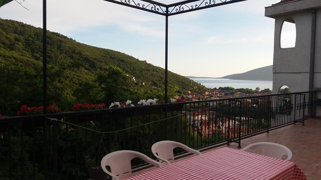 Guest House Cvoro Херцег Нови Екстериор снимка
